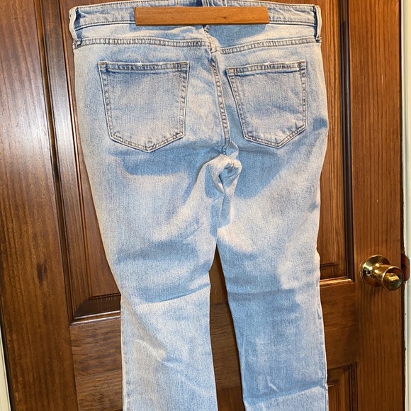 Gap Light Wash Skinny Jeans - Picture 4 of 4